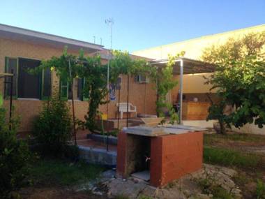 2 bedrooms villa at Spiaggiabella 50 m away from the beach with sea view and enclosed garden