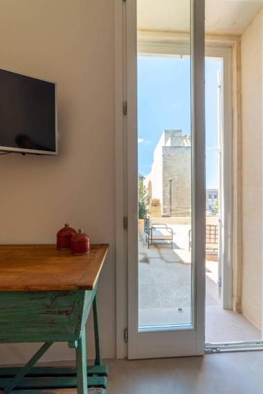 Master Deluxe Modern Suite With View