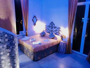 Teresa Rooms & Suites