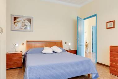 Splendido appartamento con giardino e 3 posti auto