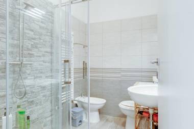 Railway Station Huge and Luminous Apartment x8!