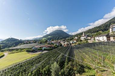 Ferienwohnung Bergblick-Schlosshof