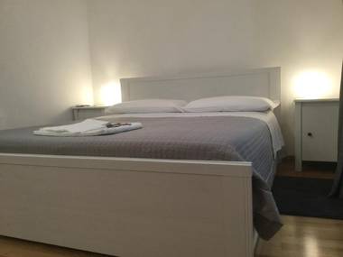 La Piazzetta B&B - Mini appartamento con ingresso indipendente