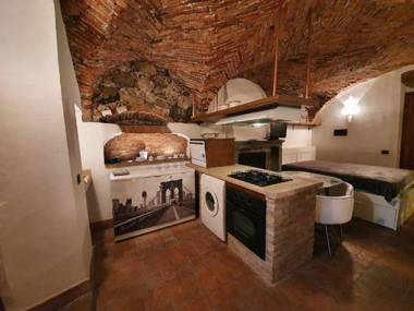 Lakeside Holiday Home in Clusane with Balcony