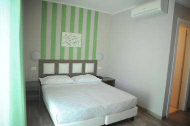 GG8 Restaurant & Hotel