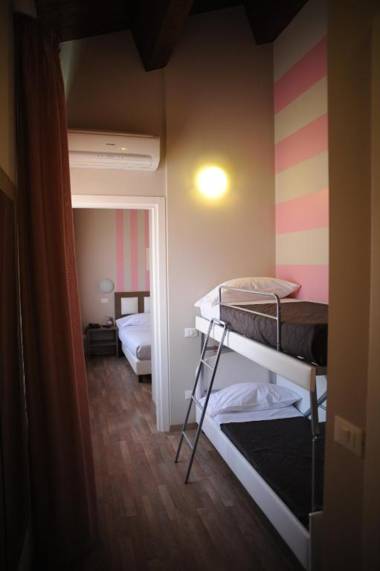 GG8 Restaurant & Hotel