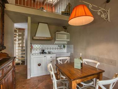 Spacious Holiday Home in Braccagni Tuscany with Pool