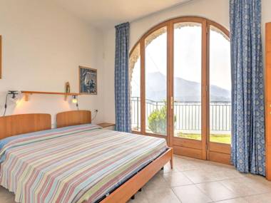 Spacious Apartment with Swimming Pool in Gravedona