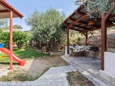 Apartment in a beautiful villa surrounded by nature and near the sea.