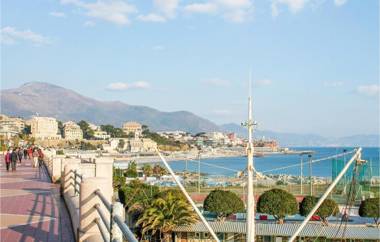 Nice apartment in Genova with WiFi and 3 Bedrooms