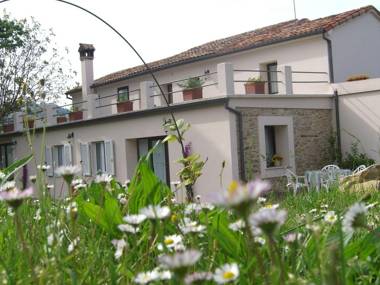 Apartment in a winery in the countryside with pool and breathtaking view