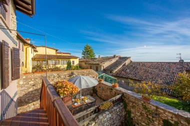 Orchidea Liano child and pet friendly