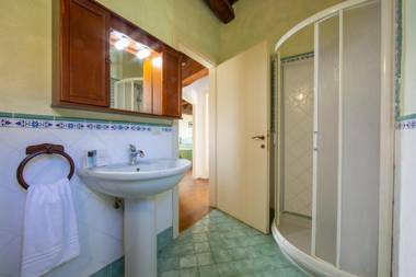 Rosa Liano with lake view