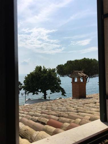 Merlo Nero Apartments