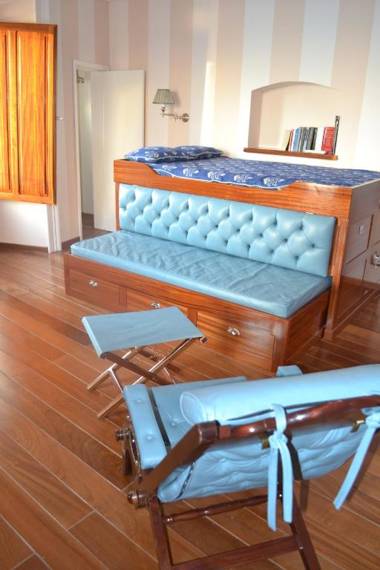 San Gregorio palazzo unico vista mare