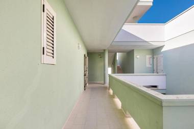 Baia Verde Apartments by BarbarHouse