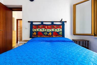 El Buen Retiro by BarbarHouse