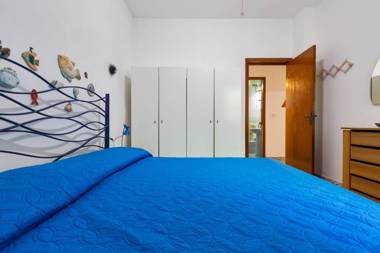 El Buen Retiro by BarbarHouse