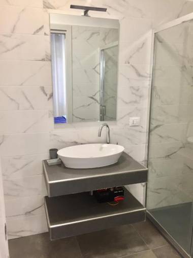 IL VIAGGIATORE VIA PIAVE