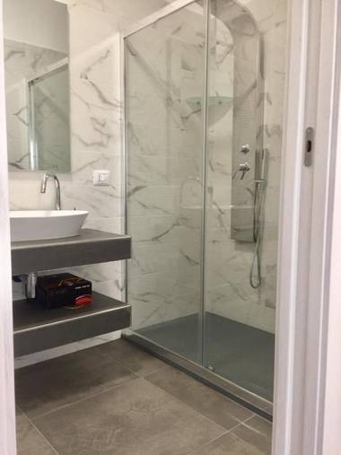 IL VIAGGIATORE VIA PIAVE