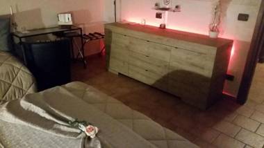 Villa Laura Rooms & Pool