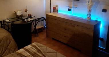 Villa Laura Rooms & Pool