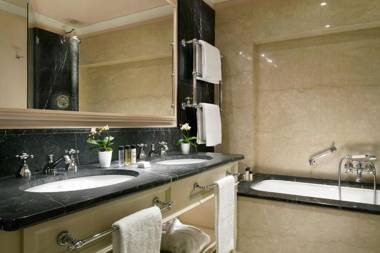 Al Palazzo del Marchese di Camugliano Residenza d'Epoca