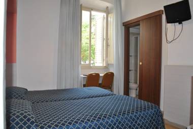 AUTO PARK HOTEL con Ristorante interno e grande parcheggio gratuito