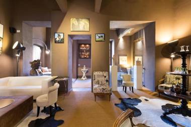 Porcellino Gallery Art Boutique BB