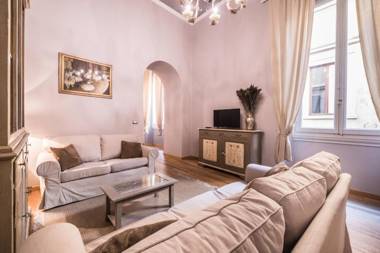 Stunning Apt 5min Walk to Duomo