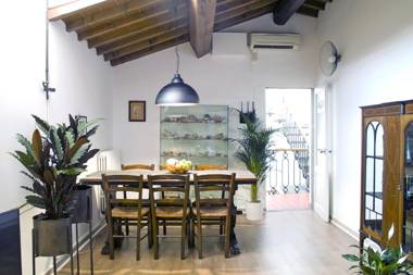 Lovely Apt 3min Walk to Ponte Vecchio