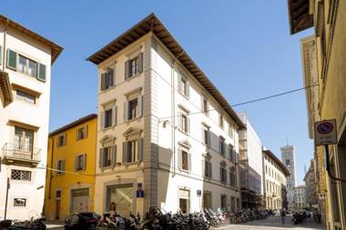 Arnobio Florence Suites