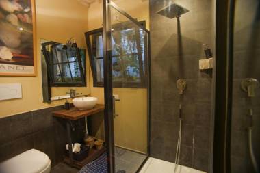 La Maison at The Old Bridge