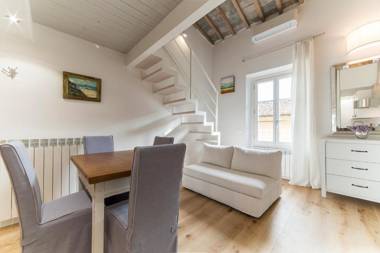 Santa Croce apartment