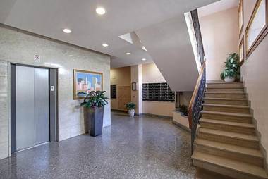 Comfortable Friendly Apartment With Parking