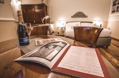 Acacia Firenze -Timo