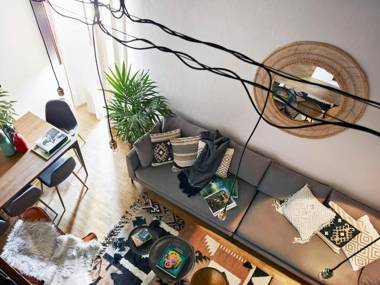 One of a kind Near The Duomo w/Balcony Palace Apt