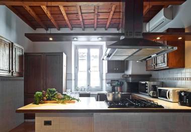 Best Location w/ Breathtaking Views Chic Palace