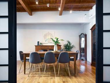 Best Location w/ Breathtaking Views Chic Palace