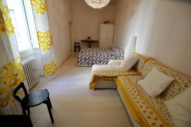 One bedroom Apt by dante's house and Duomo