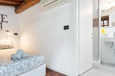 Modern Studio Flat - 3 mins from Duomo Square