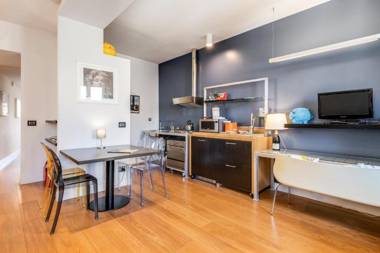 Piazza Santa Croce Design Apartment with Balcony