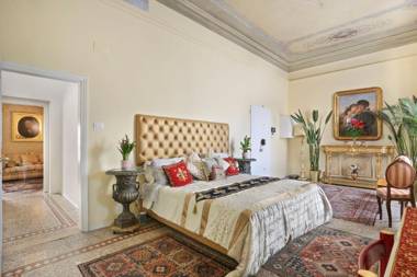 LULLABY suite near Palazzo Vecchio and Piazza Signoria-hosted by Sweetstay