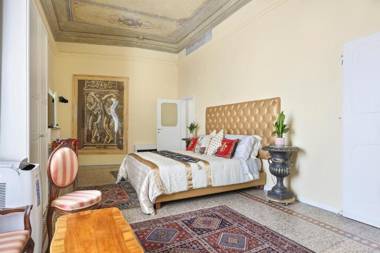 LULLABY suite near Palazzo Vecchio and Piazza Signoria-hosted by Sweetstay