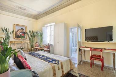 LULLABY suite near Palazzo Vecchio and Piazza Signoria-hosted by Sweetstay