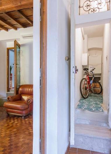 Super Tuscan Red flat