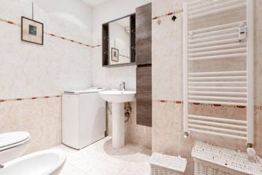 Piazza Oberdan Patio Apartment