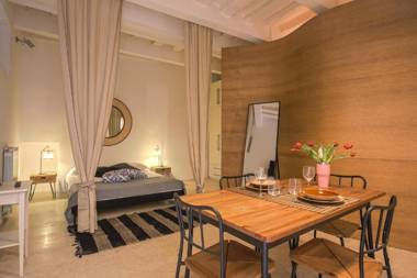 SantoSpirito Little Gem-Hosted by Sweetstay