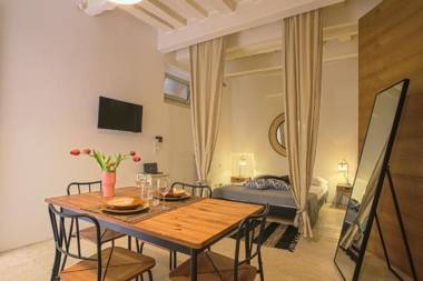 SantoSpirito Little Gem-Hosted by Sweetstay