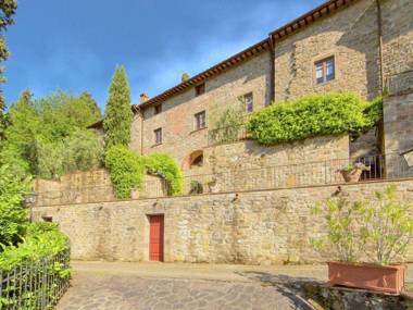 Stunning Holiday Home in Figline Valdarno with Barbecue